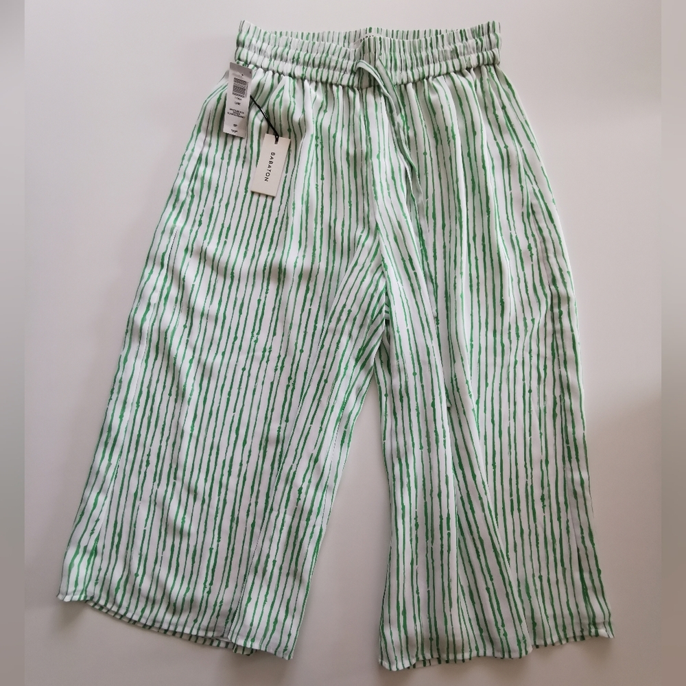Aritzia Babaton Luiz White / Beach Grass Capri Cropped Flowy Wide Leg Pants